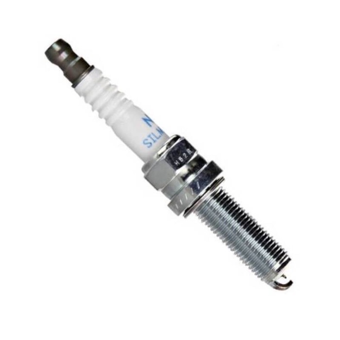 Bujía NGK SILMAR10A9S para Moto | Rendimiento y Fiabilidad